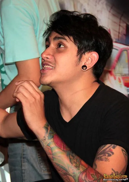 Foto Vicky Nitinegoro