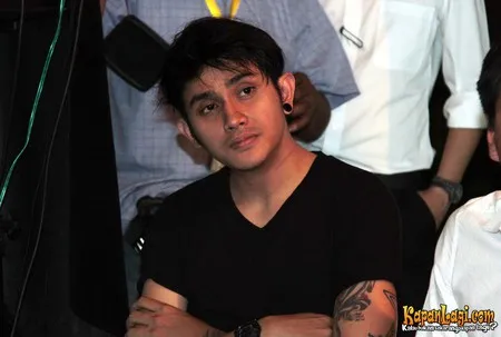 Foto Vicky Nitinegoro