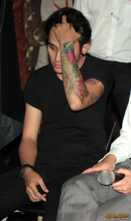 Foto Vicky Nitinegoro