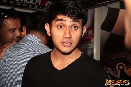 Foto Vicky Nitinegoro