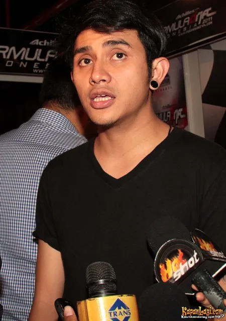 Foto Vicky Nitinegoro