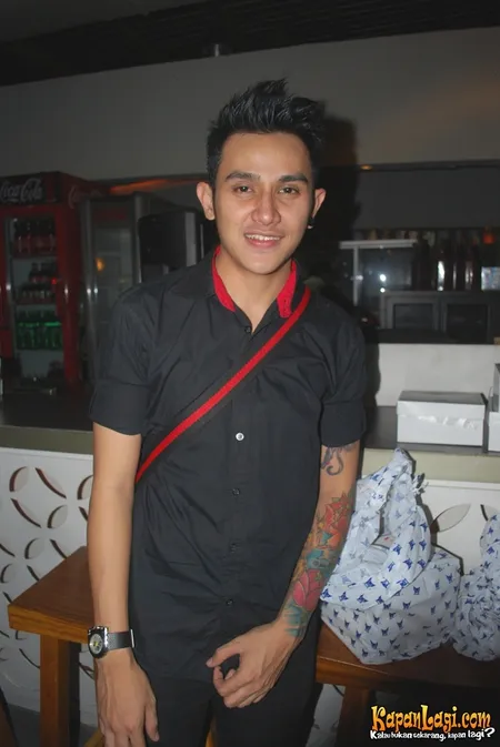 Foto Vicky Nitinegoro