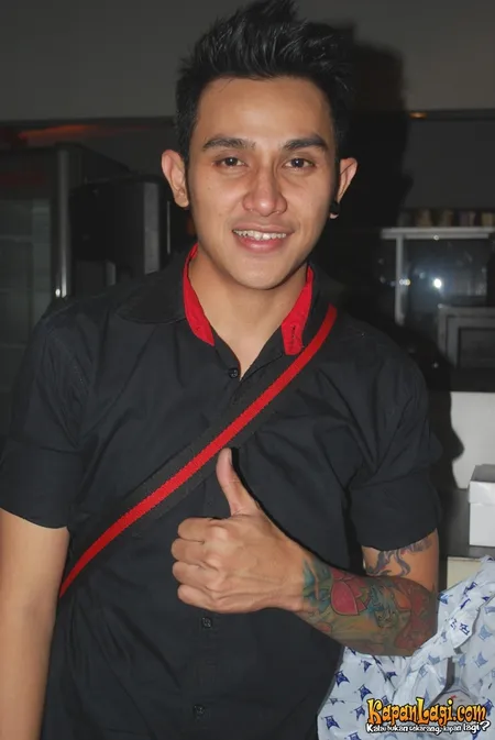 Foto Vicky Nitinegoro