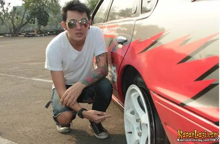 Foto Vicky Nitinegoro