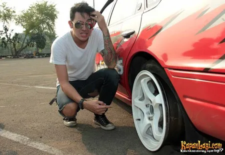 Foto Vicky Nitinegoro