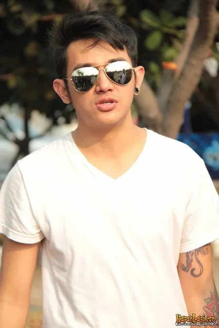 Foto Vicky Nitinegoro