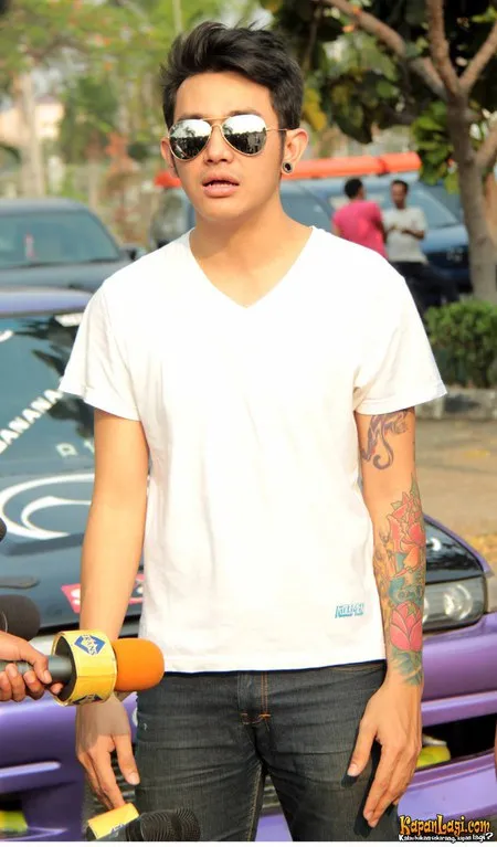 Foto Vicky Nitinegoro