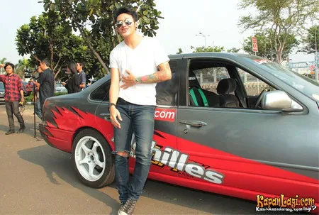 Foto Vicky Nitinegoro