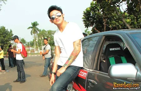 Foto Vicky Nitinegoro