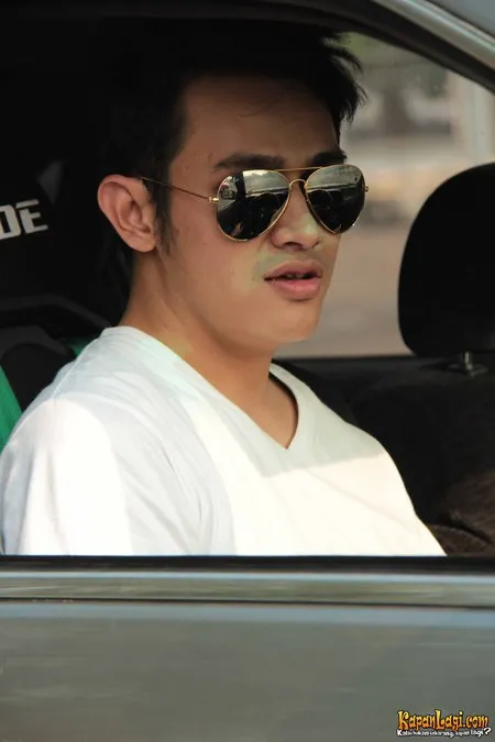 Foto Vicky Nitinegoro