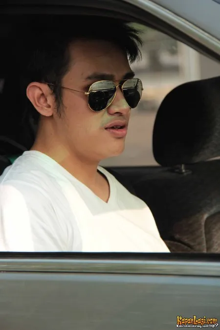 Foto Vicky Nitinegoro