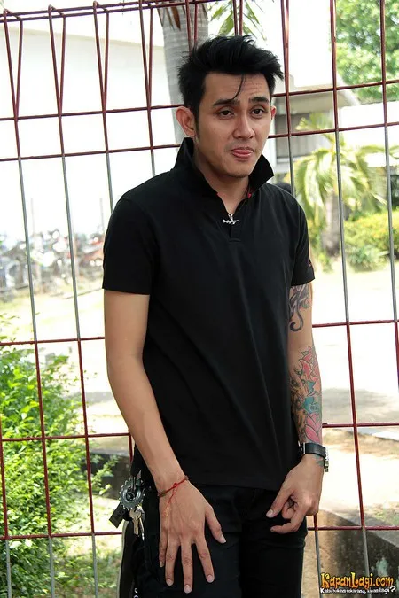 Foto Vicky Nitinegoro