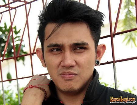 Foto Vicky Nitinegoro