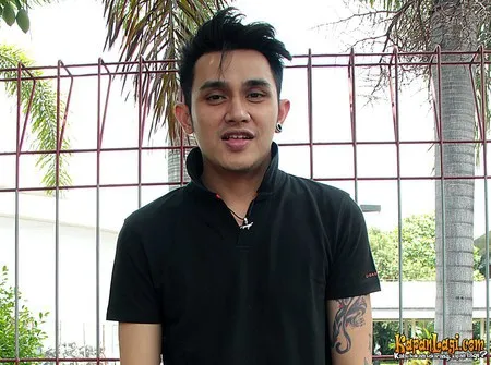 Foto Vicky Nitinegoro