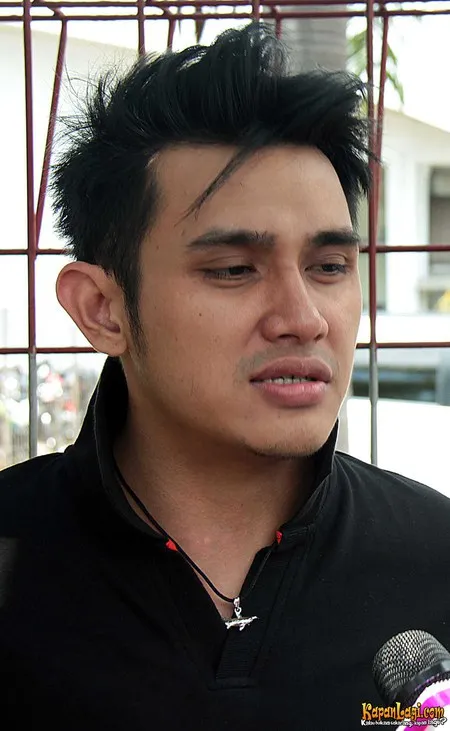 Foto Vicky Nitinegoro