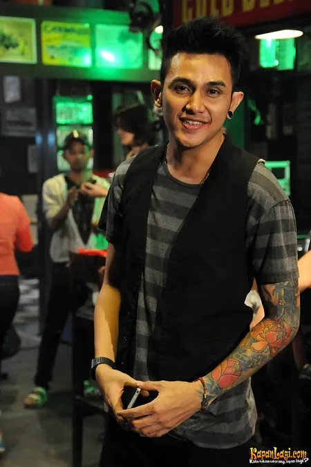 Foto Vicky Nitinegoro