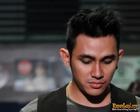 Foto Vicky Nitinegoro