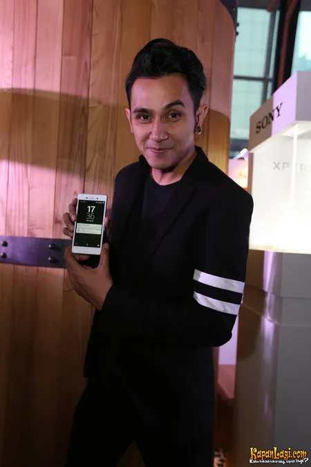 Foto Vicky Nitinegoro