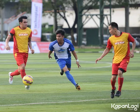 Foto Vicky Nitinegoro