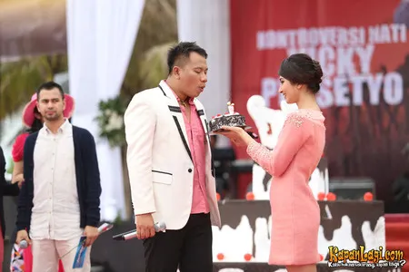 Foto Vicky Prasetyo