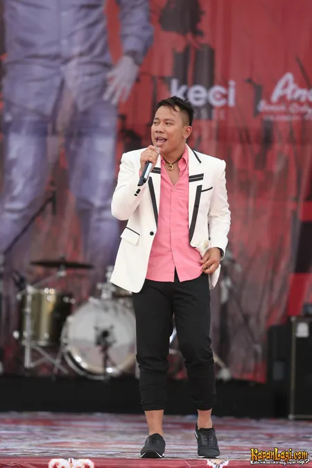 Foto Vicky Prasetyo