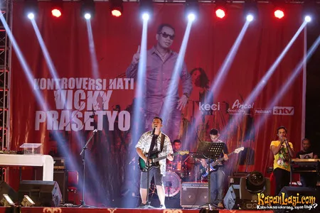 Foto Vicky Prasetyo