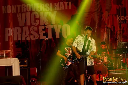 Foto Vicky Prasetyo