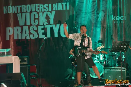 Foto Vicky Prasetyo