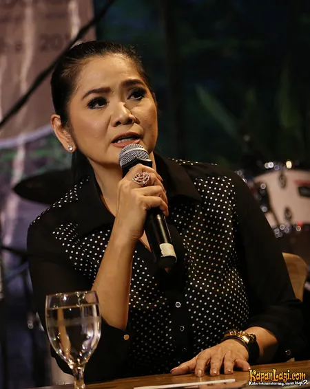 Foto Vina Panduwinata