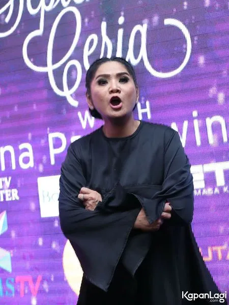 Foto Vina Panduwinata