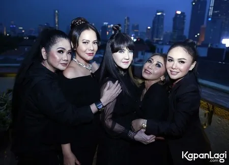 Foto Vina Panduwinata