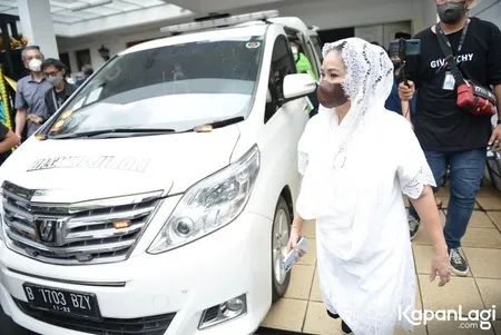 Foto Vina Panduwinata