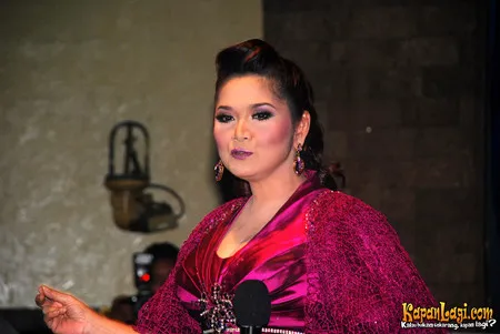 Foto Vina Panduwinata