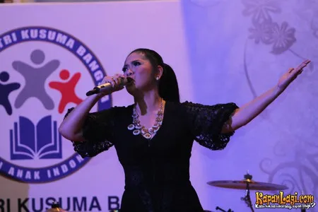 Foto Vina Panduwinata