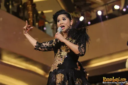 Foto Vina Panduwinata