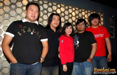 Foto Waterfall Band