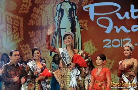 Foto Whulandary Herman