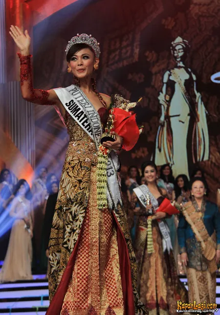 Foto Whulandary Herman