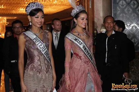 Foto Whulandary Herman