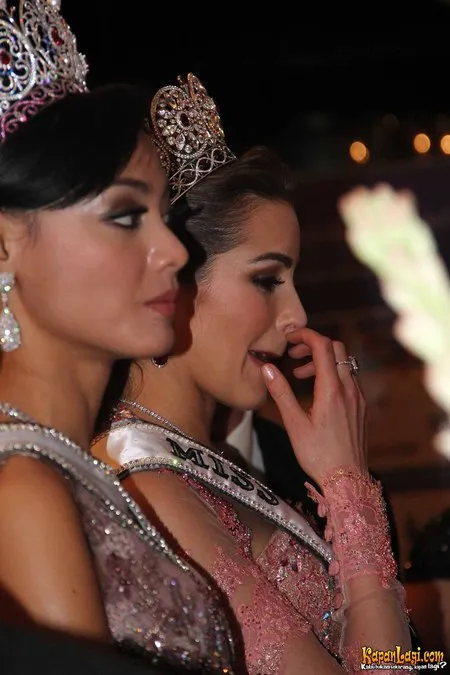 Foto Whulandary Herman