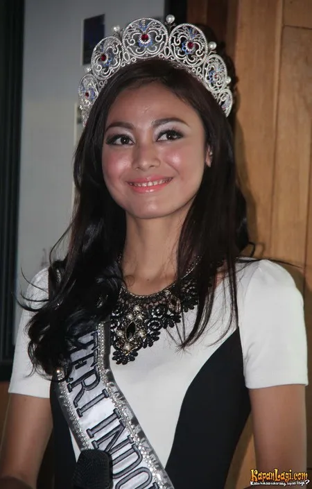 Foto Whulandary Herman