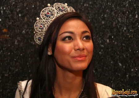 Foto Whulandary Herman