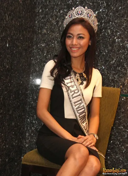 Foto Whulandary Herman