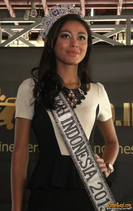 Foto Whulandary Herman