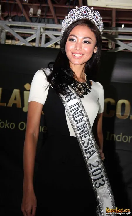 Foto Whulandary Herman