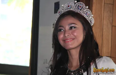 Foto Whulandary Herman