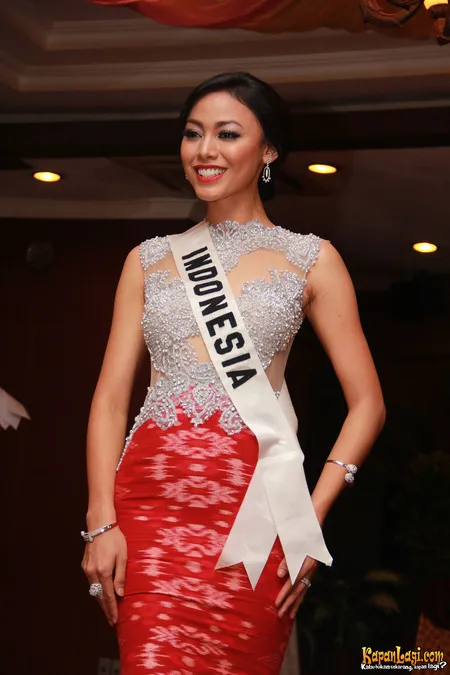 Foto Whulandary Herman