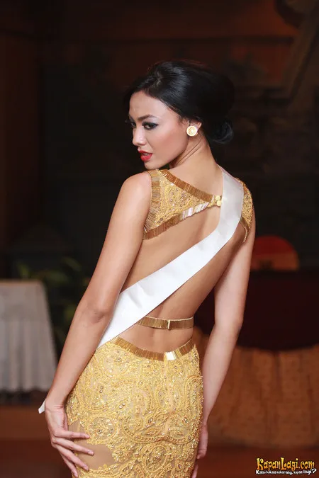 Foto Whulandary Herman