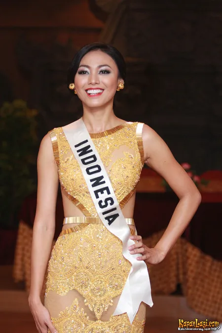 Foto Whulandary Herman