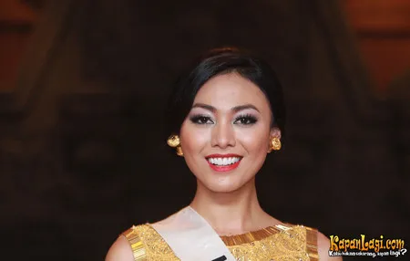 Foto Whulandary Herman